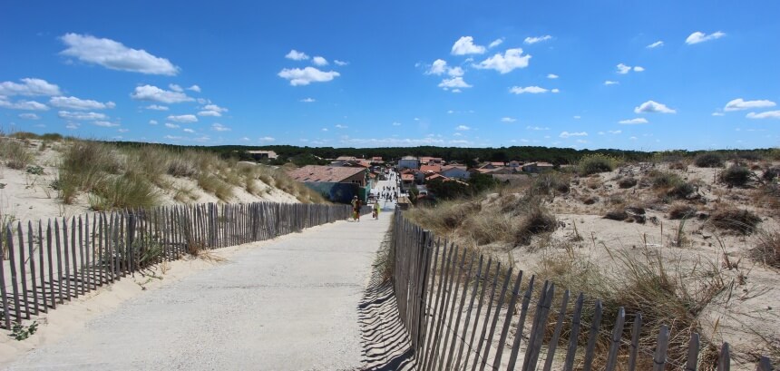 Carcans Plage zum surfen im Sommer in Frankreich