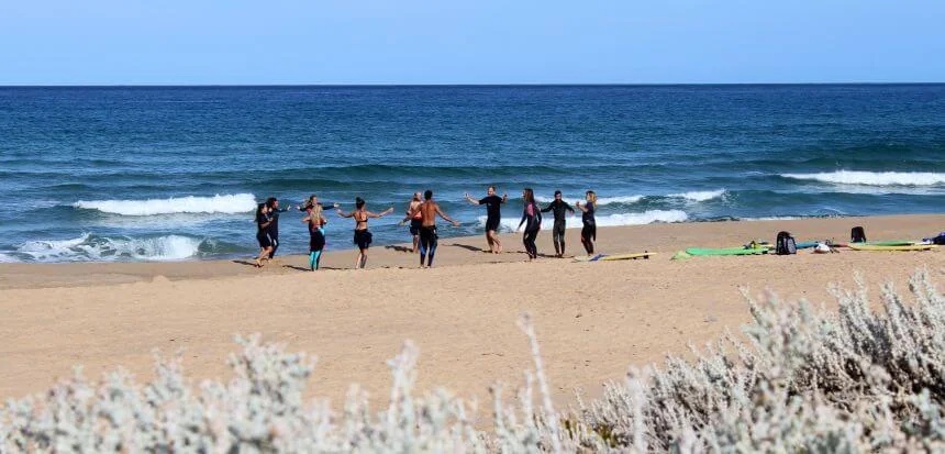 Aufwärm-Übungen am Nachbarstrand von San Nicolò Aufwärm-Übungen am Nachbarstrand von San Nicolò