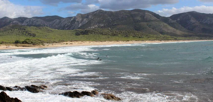 Entspannte Stimmung im Lineup von Portixeddu_Auf Sardinien surfen Entspannte Stimmung im Lineup von Portixeddu_Auf Sardinien surfen
