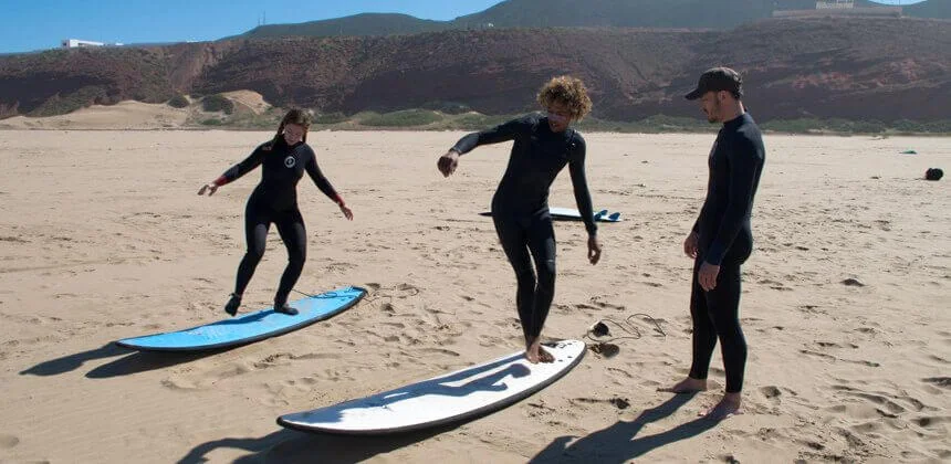 Surfkurs im Camino Surfcamp am Strand von Sidi Ifni Surfkurs im Camino Surfcamp am Strand von Sidi Ifni