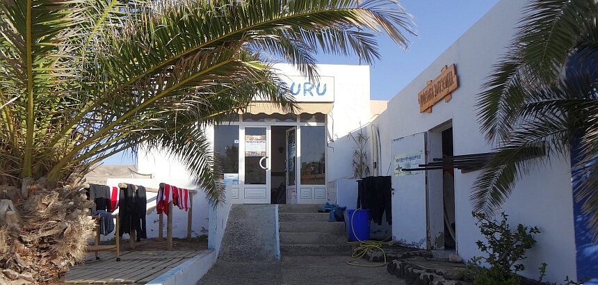 Waveguru Surfcamp Fuerteventura surfen