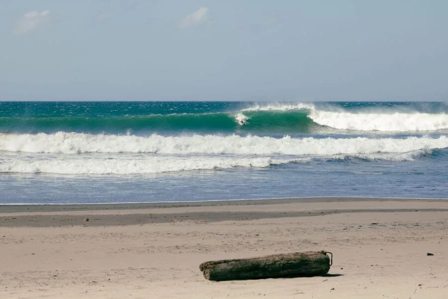 Traumhafter Rithhander am Surfspot Panga Drops in der Nähe von Playa Gigante, Nicaragua