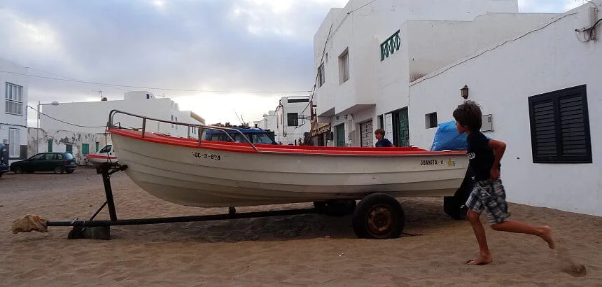 Famara-Streetlife-5