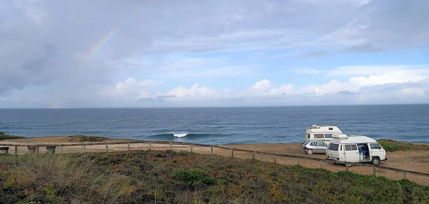 Roadtrip Portugal-Bett mit Meerblick