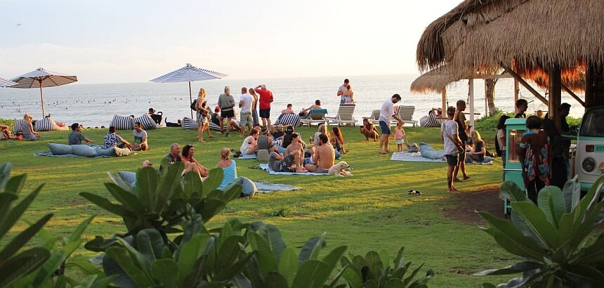 Surfurlaub auf Bali- das ganze Jahr Sommer und gute Wellen