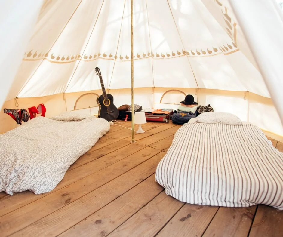 Das Dreamsea Surfcamp Frankreich Unterkunft im einfachen Glockenzelt