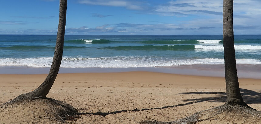 In Braslien surfen_Cleaner menschenleerer Surf direkt vor der Hasutür