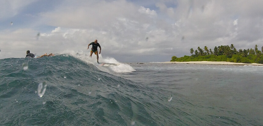 Malediven surfen_Ein Traum für Surfer