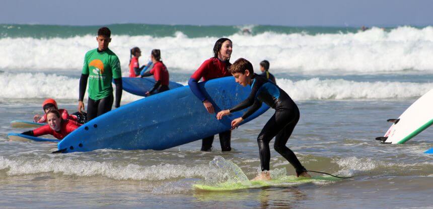 Bei Três Ondas sind alle willkommen_ob Surfkurs für Kinder oder Erwachsene