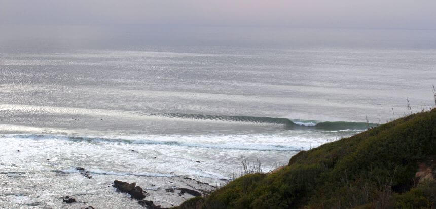 Perfekte Wellen und 5 Surfer im Wasser_Welcome to Janga Wonderland