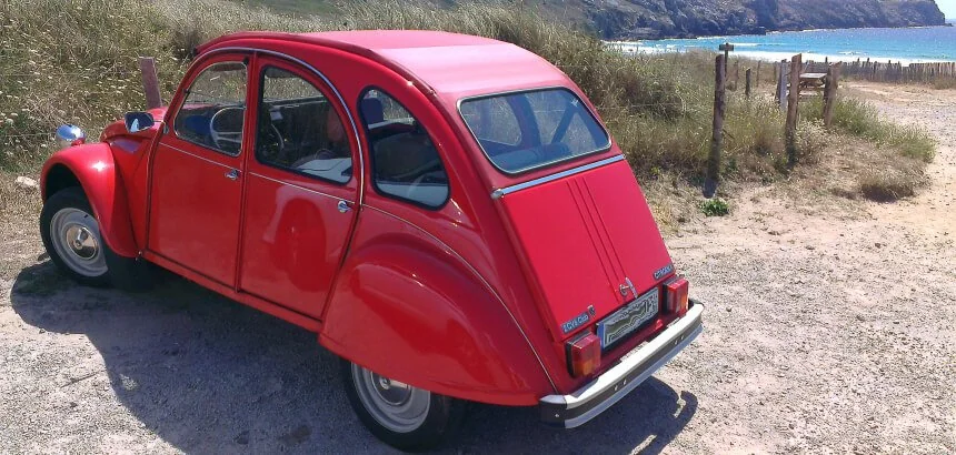 Waschechtes bretonisches Surfmobil