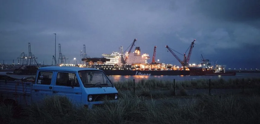 Skurrile Kulisse_Der Maasvlakte Industriehafen