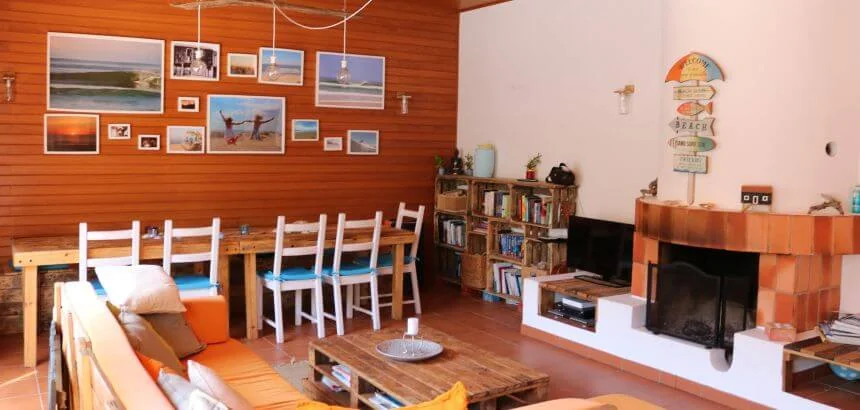 Das Ticket2Surf Surf Hostel Portugal ist sehr gemütlich eingerichtet Das Ticket2Surf Surf Hostel Portugal ist sehr gemütlich eingerichtet