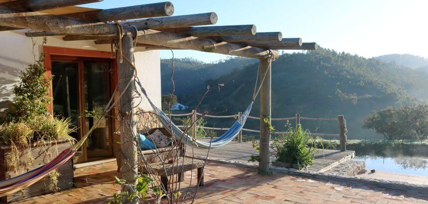 Die Terrasse meiner Unterkunft in der Pura Vida Eco Lodge