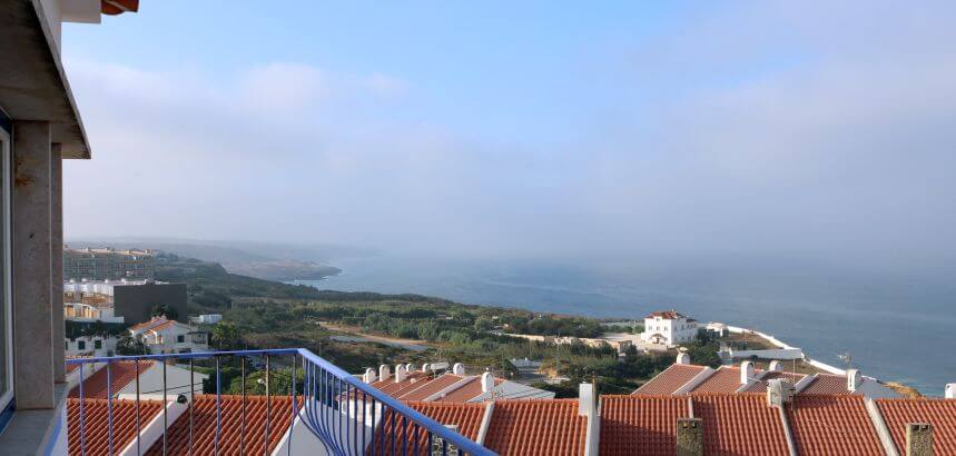 Meerblick aus dem Frühstücksraum vom Chill In Surf Hostel in Ercieira