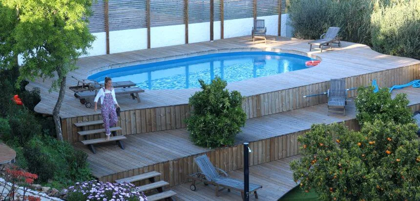 Pool vom Good Feeling Surf Hostel Portugal Pool vom Good Feeling Surf Hostel Portugal