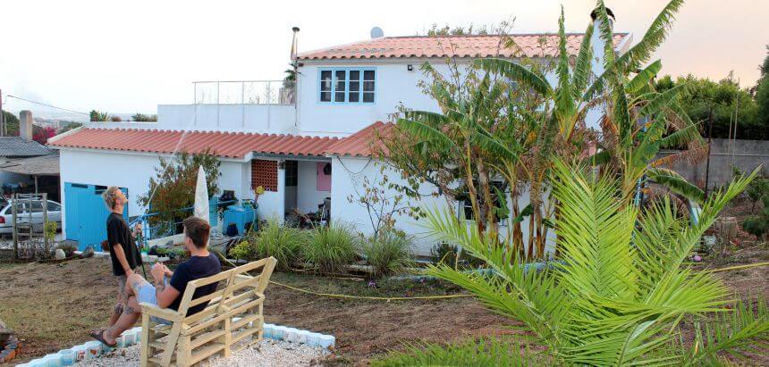 Der Garten mit Palmen vom Janga Surfcamp portugal Der Garten mit Palmen vom Janga Surfcamp portugal
