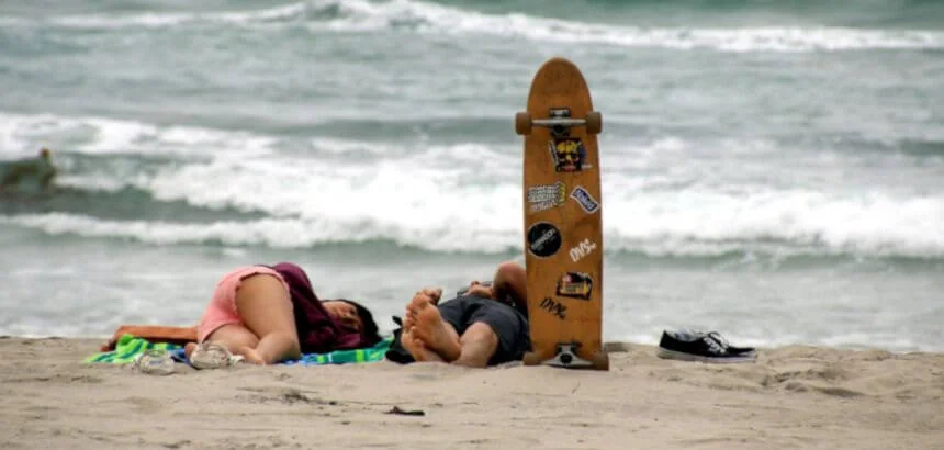 Longboard am Strand Longboard am Strand