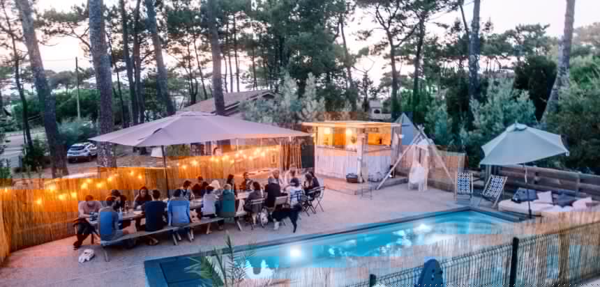 Die Tipi Bar am Pool vom Longwave Surfcamp Die Tipi Bar am Pool vom Longwave Surfcamp