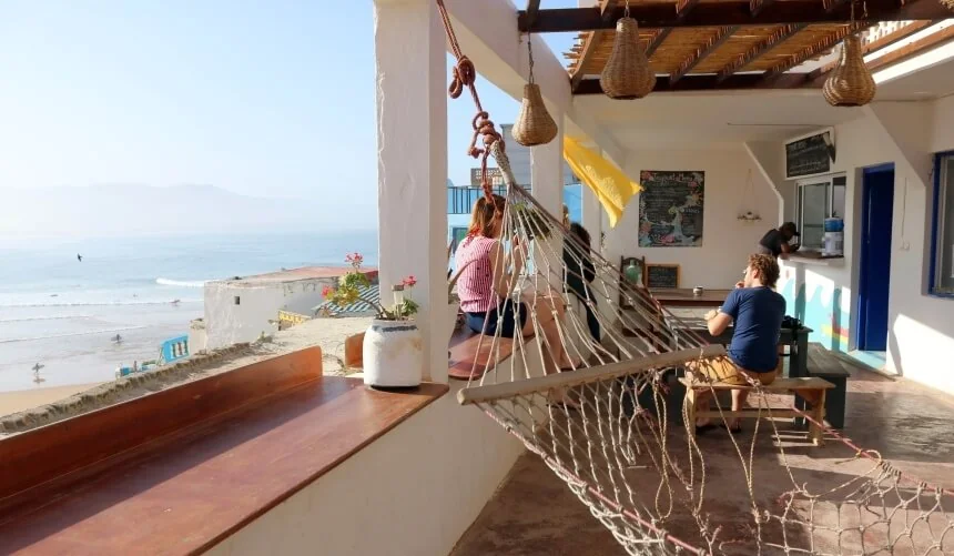 Ausblick auf den Spot von der Tayourt Lodge im Olo Surfcamp Imsouane