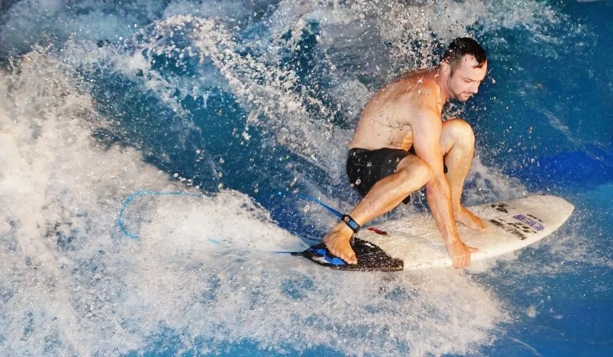 River Surfboards sind kurz, dünn und haben viel Rocker River Surfboards sind kurz, dünn und haben viel Rocker
