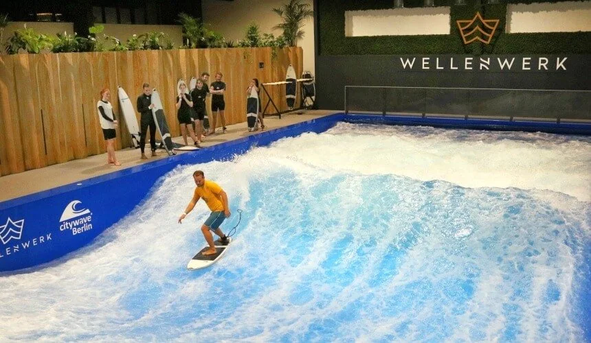 Surfnomade im Wellenwerk Berlin Surfnomade im Wellenwerk Berlin