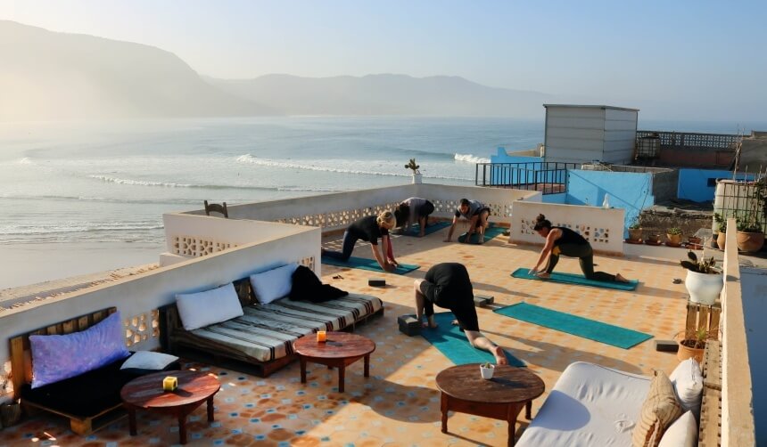 Yoga im Olo Surf & Nature Surfcamp Marokko in Imsouane