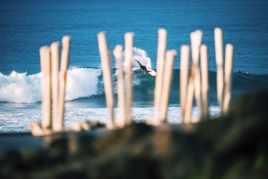 An einer der vielen erstklassigen Surfspots von Sao Miguel geht eigentlich immer was An einer der vielen erstklassigen Surfspots von Sao Miguel geht eigentlich immer was