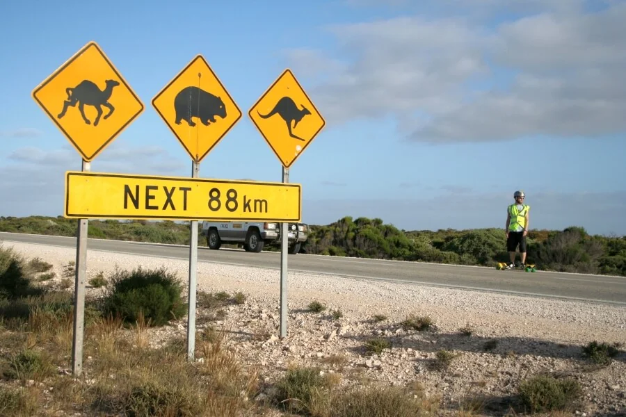 Rollsrolls long distance skateboard in Australien