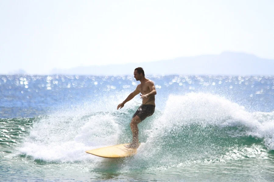 Top-Turn-auf-dem-Longboard-von-Luke