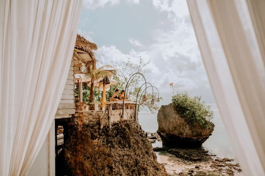 Surfcamp Bali Highlight - das Dreamsea Surfcamp in Uluwatu
