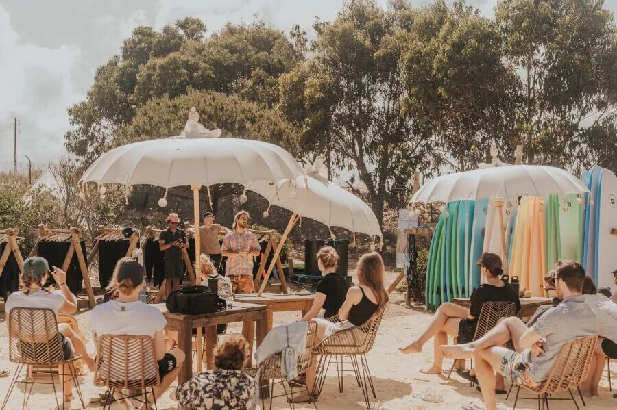 Das junge Team vom Dreamsea Surfcamp Alentejo stllt sich vor