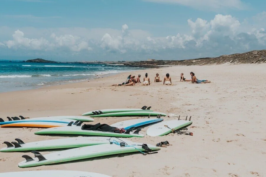 Surfspot im Alentejo mit nur wenigen anderen Surfschulen