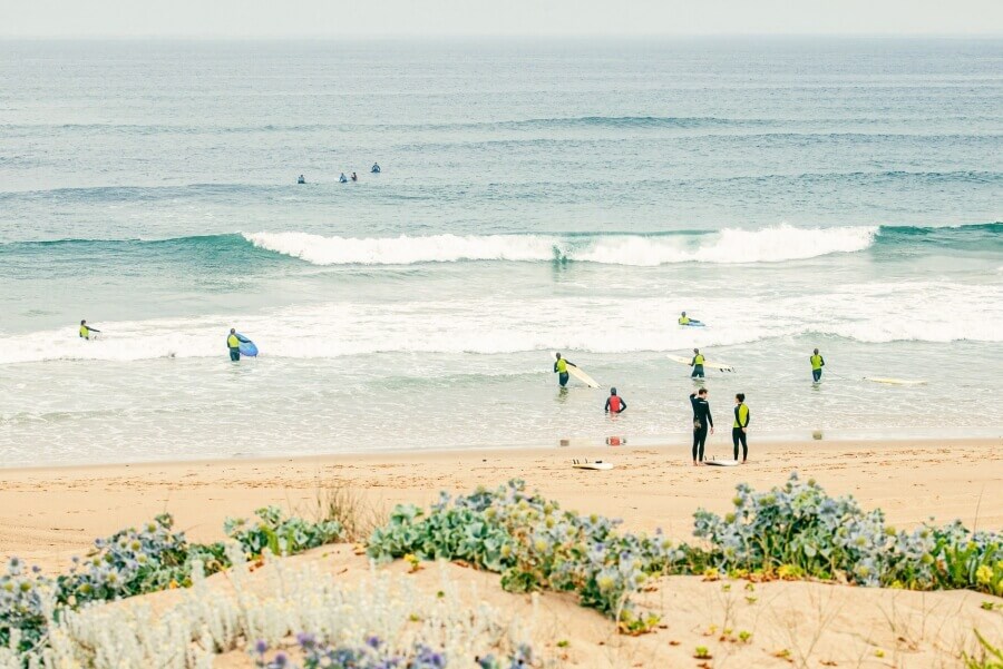 Surfkurs von Mellowmove am Praia Azul in Ericeira Portugal