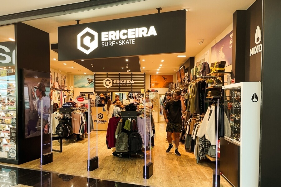 Der Ericeira Surf & Skate Shop in Funchal ist einer der wenigen Surf Shops auf Madeira