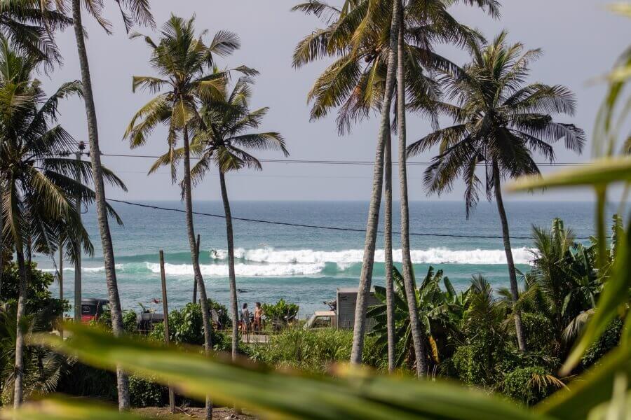 Der Surfspot Gas Station liegt befindet sich in der Nähe einer Tankstelle zwischen Midigama und  Ahangama im Süden von Sri Lanka