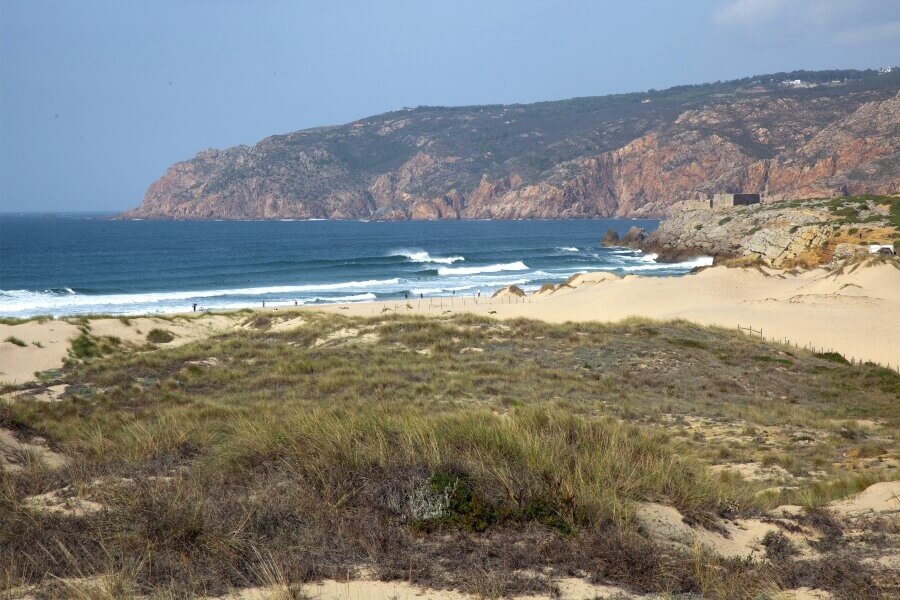 Praia do Guincho bei Lissabon ist perfekt zum Wind-und Kitesurfen