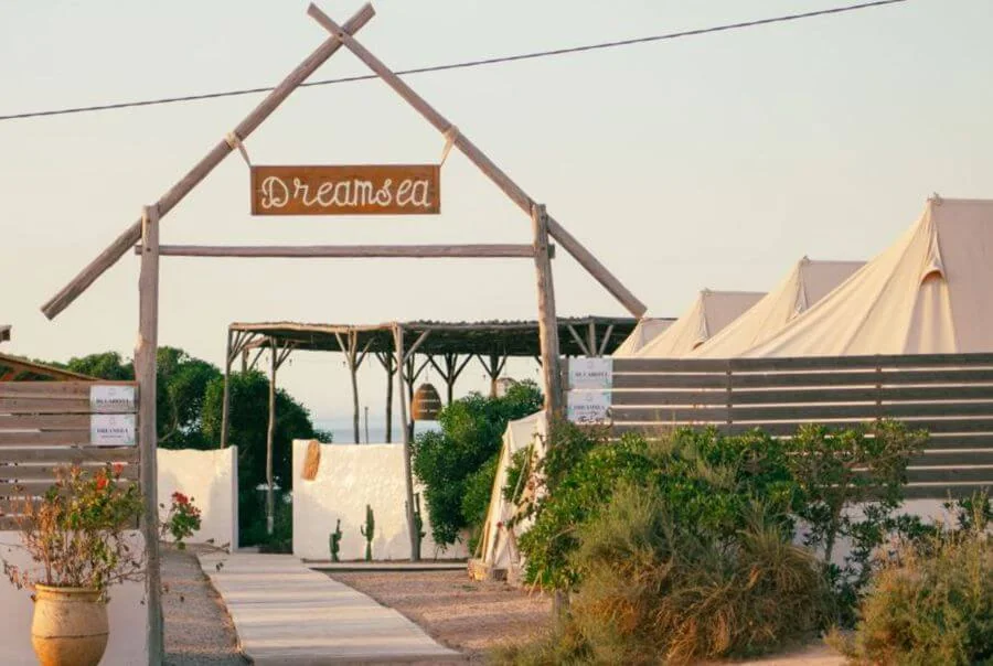 Eingang vom Dreamsea Surfcamp Marokko in Imsouane