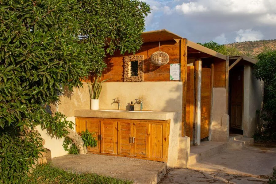 Stilvolle Gemeinschaftsbäder im Dreamsea Surfcamp in Marokko