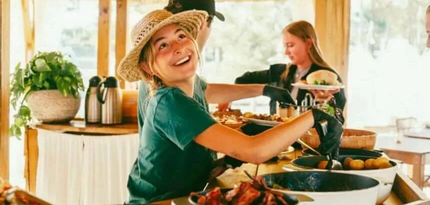 Mittagessen im Dreamsea Surfcamp Portugal Centro (bei Porto)