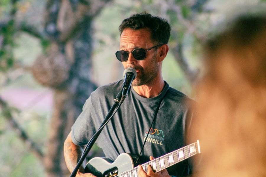 Dreamsea Campmanager Hernan sorgt für chillige Tunes