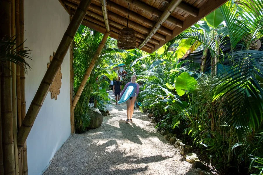 Traumhafte Welle am Playa Hermosa in Costa Rica