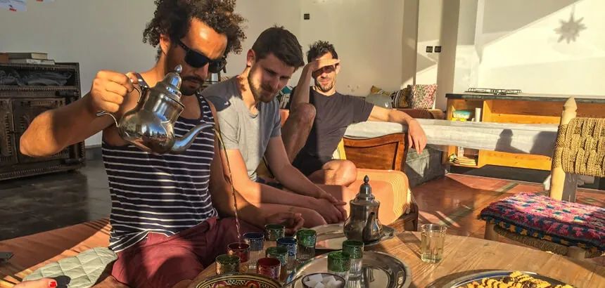 Tee Zeremonie im Hashpoint Surfcamp Marokko in Taghazout