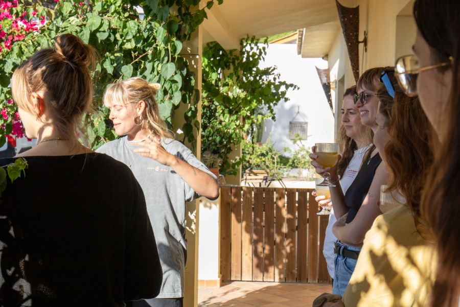 Empfang mit Welcome Drink in der Vila Andalucia in Los Caños de Meca