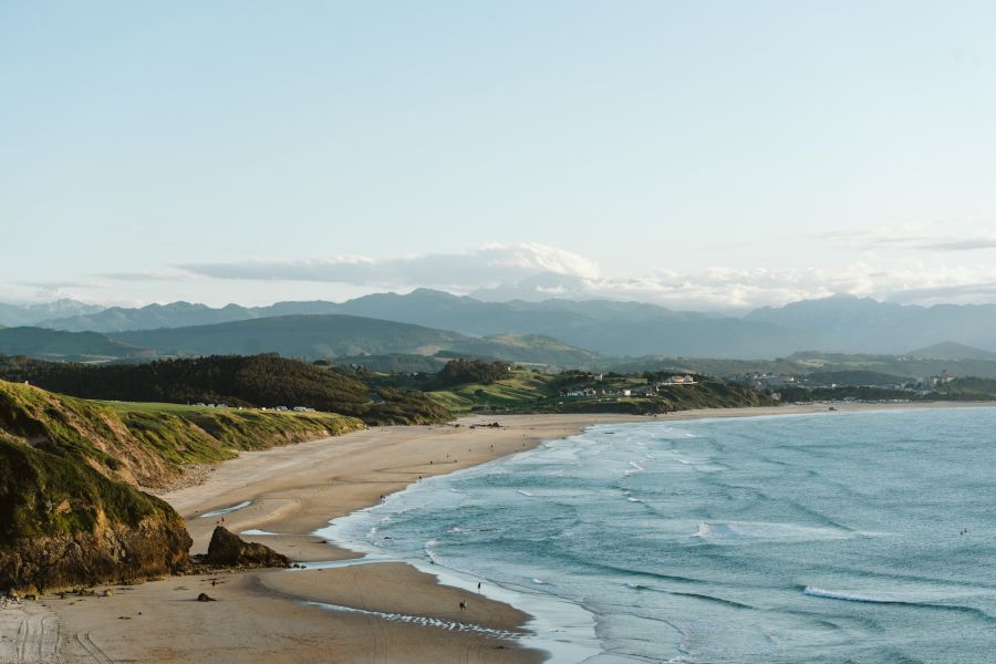 Surfbucht von Playa de Gerra in Nordspanien