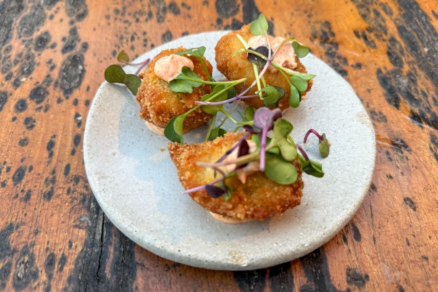 Hausgemachte Kroketten im Dreamsea Gran Canaria Surfcamp